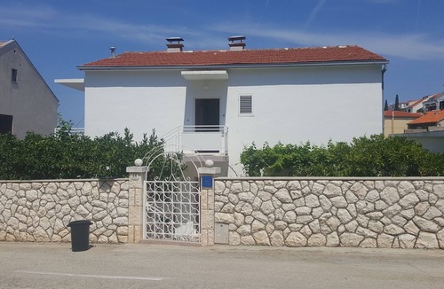 Krizna luka Apartment | Two bedroom apartment with balcony Hvar (A-15378-a)