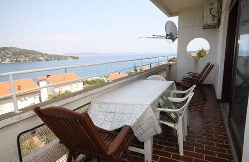 Kali Apartment | Two bedroom apartment with terrace and sea view Kali, Ugljan (A-834-a)