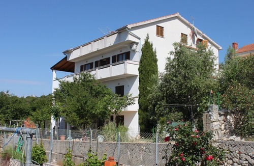 Lun Apartment | Two bedroom apartment with terrace and sea view Lun, Pag (A-6450-c)