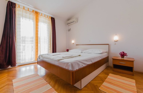 Omis Apartment | Two bedroom apartment with terrace Duće, Omiš (A-2773-b)