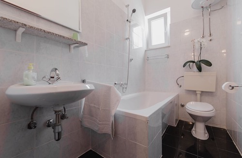 Omis Apartment | Two bedroom apartment with terrace Duće, Omiš (A-2773-b)