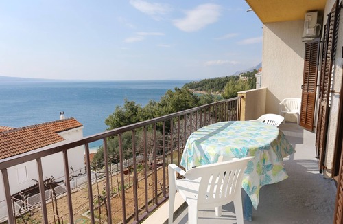Stanici Apartment | Two bedroom apartment with balcony and sea view Stanići, Omiš (A-10350-a)