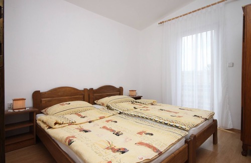 Razanac Apartment | Two bedroom apartment with terrace and sea view Ražanac, Zadar (A-6142-a)