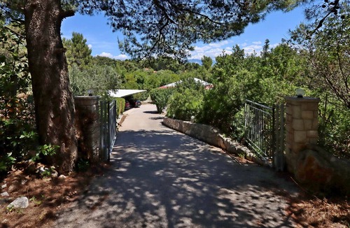 Suha Punta Apartment | Two bedroom apartment with terrace Kampor, Rab (A-24554-a)