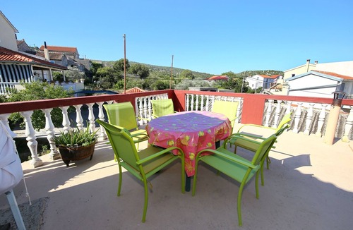 Tkon Apartment | Two bedroom apartment with terrace and sea view Tkon, Pašman (A-8411-a)