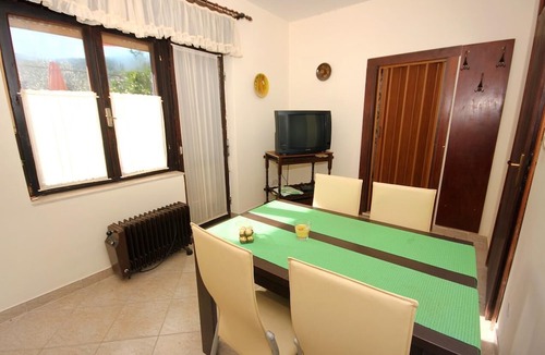 Businci Apartment | Two bedroom apartment with terrace and sea view Arbanija, Čiovo (A-9423-a)