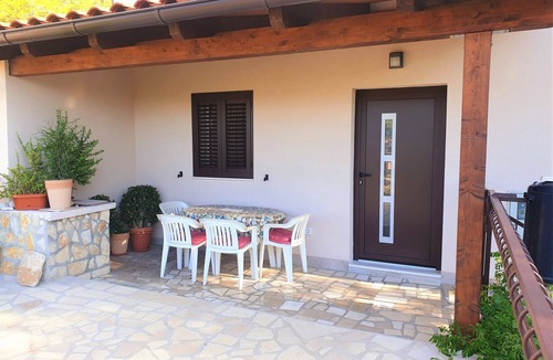 Rukavac Apartment | Two bedroom apartment with terrace Rukavac, Vis (A-8496-a)