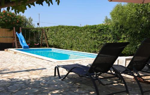 Sibenik House | Two-Bedroom Holiday Home In Sibenik
