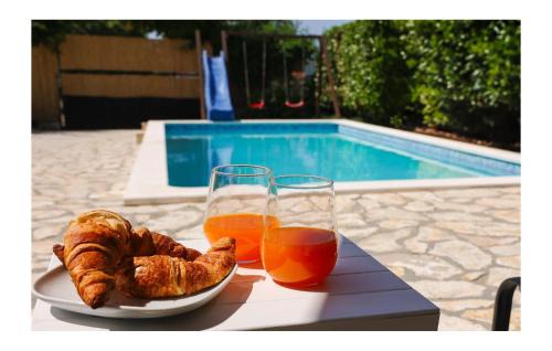 Sibenik House | Two-Bedroom Holiday Home In Sibenik