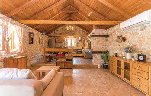 Polaca House | Two-Bedroom Holiday Home In Jagodnja Gornja