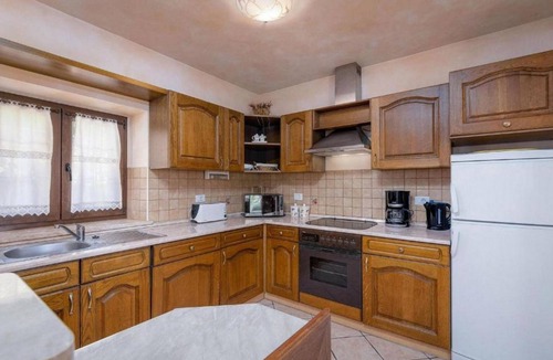 Kastelir House | Typical Istrian stone house,6 persons,beautiful panoramic view of the sea,garden