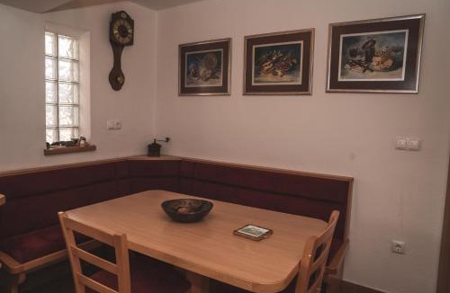 Bohinjska Cesnjica House | Učni ranč Bohinj, Boutique Horse-Friendly Retreat