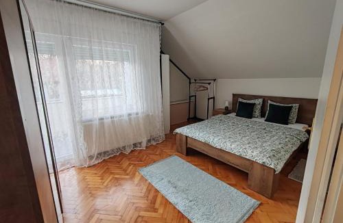 Dakovo Apartment | U prolazu