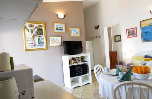 Mastrinka Apartment | Unique 50 sqm apartment with direct sea view