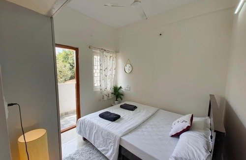 Palm Meadows Apartment | Urban Elegance Homestay in the heart of Whitefield next to Sigma Tech Park