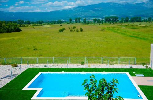 Trilj Apartment | Vacation apartments Mario with pool