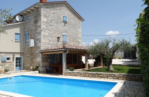 Selina House | Vacation home Andela near Porec - stone house with pool; ideal for families and dogs