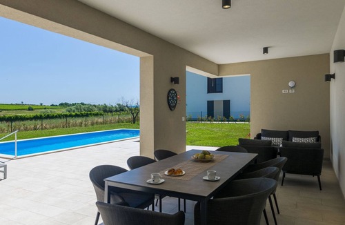 Brtonigla House | Vacation home Chiara by Interhome