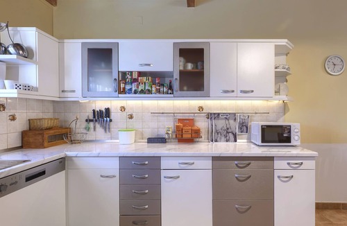 Liznjan House | Vacation home Cherry by Interhome