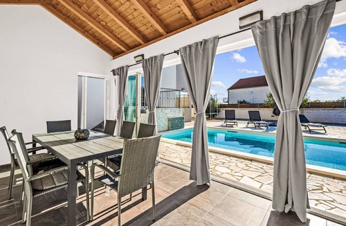 Polaca House | Vacation home Feniks by Interhome