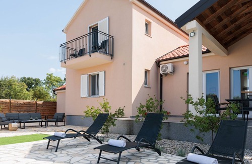 Policnik House | Vacation home Josipa by Interhome