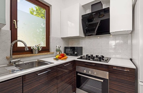 Kastelir-Labinci House | Vacation home 'Lara by Interhome