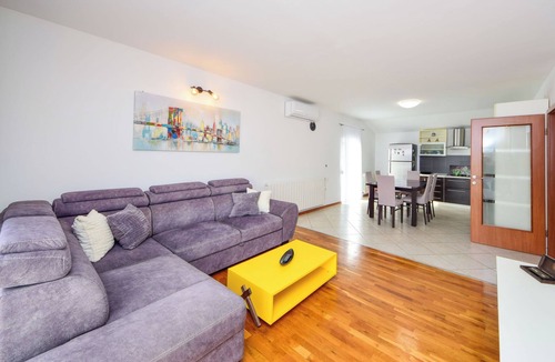 Primorski Dolac House | Vacation home Marija by Interhome