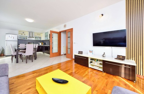 Primorski Dolac House | Vacation home Marija by Interhome
