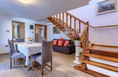 Svetvincenat House | Vacation home Mauro by Interhome