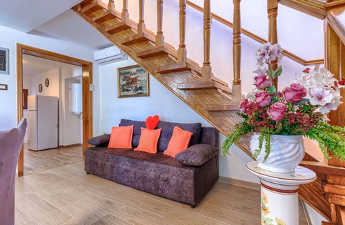 Svetvincenat House | Vacation home Mauro by Interhome