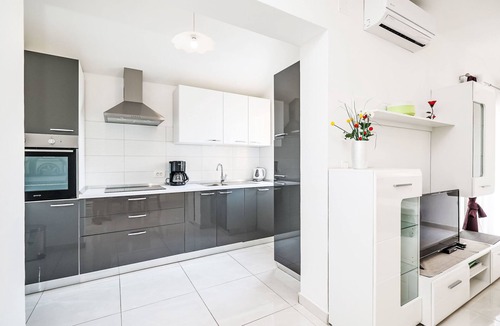 Maslenica House | Vacation home Nekić by Interhome