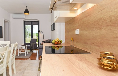 Snasici House | Vacation home Nina by Interhome