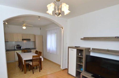 Dicmo House | Vacation home Silvano in Dugopolje - 6 persons, 2 bedrooms