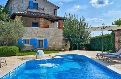 Kirmenjak House | Vacation home Simone by Interhome