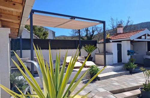 Ljubitovica Villa | Vacation house Luce with private pool near Trogir