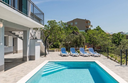 Omis House | Vacation house with the pool, near river Cetina