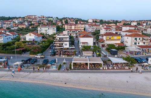 Okrug Gornji Apartment | Vagabundo beachfront apartment 2 - Luxury - Sea views - Free parking