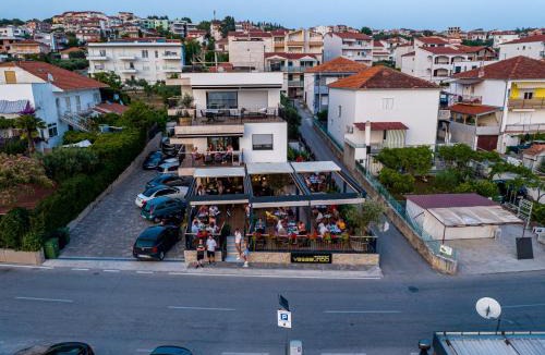 Okrug Gornji Apartment | Vagabundo beachfront apartment 1 - Luxury - Sea views - Free parking