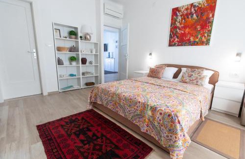 Split Apartment | Val