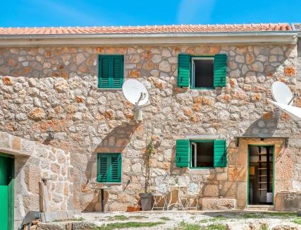 Seline Apartment | Ventus Green - Stone House near National Park Paklenica and Sea