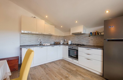 Kali Apartment | Vidov- Sea side three bedroom apartment with balcony