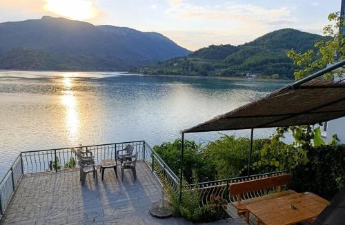 Konjic House | Vikendica "Odmor" - Jablaničko jezero