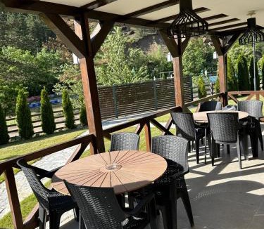 Zlatibor House | Vikendica sa parnim kupatilom i saunom pored reke Uvac,Uvački Eko Biser