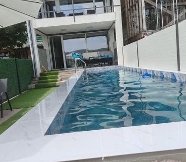 Cerevic Villa | Vila ČAROLIJA Futog