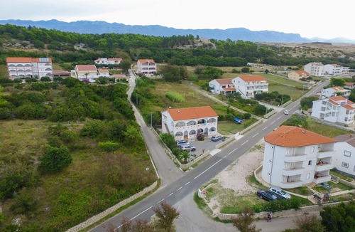 Caska Apartment | Vila Caska -ap1 - for 6 people- Zrce beach, pool, wifi, air conditioner