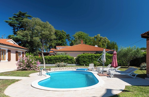 Farini Villa | Vila Dalia predstavlja idealan spoj komfora, privatnosti i topline doma.