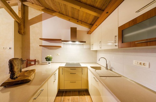 Vinjerac House | Vila Dida Moj with 4 bedrooms is set in Slivnica and features an outdoor pool.