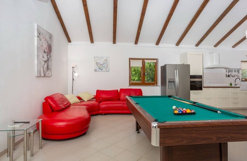 Sveti Vid Dobrinjski Villa | Vila Gostinjac 2 with pool Krk by Villas Guide
