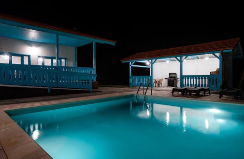 Mahmudia Villa | Vila Mavis-cazare cu piscina incalzita & jacuzzi