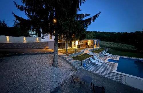 Tuzla Canton Villa | Vila Monti